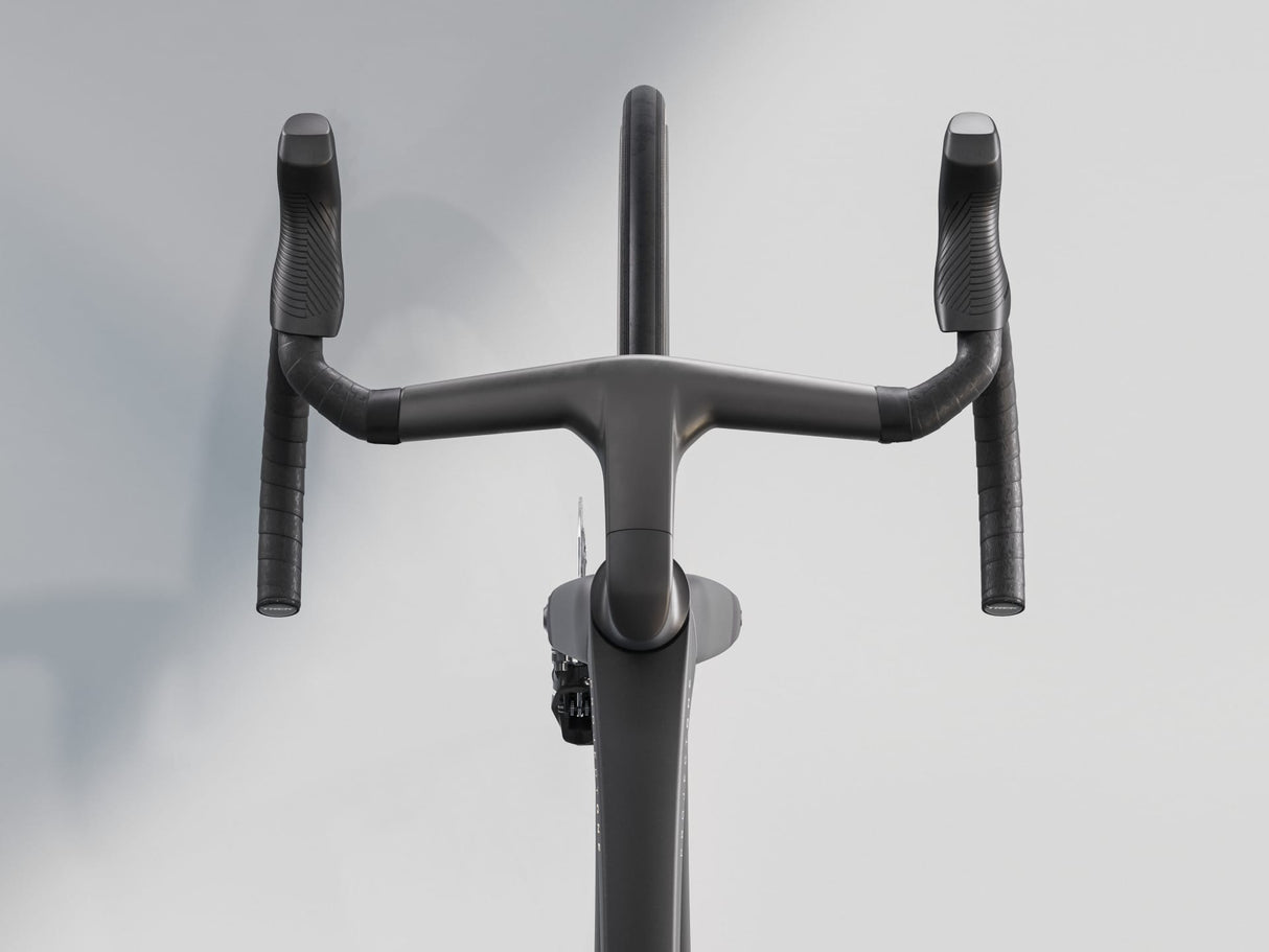 Madone SLR 7 AXS Gen 8 - Matte/Gloss Carbon Smoke