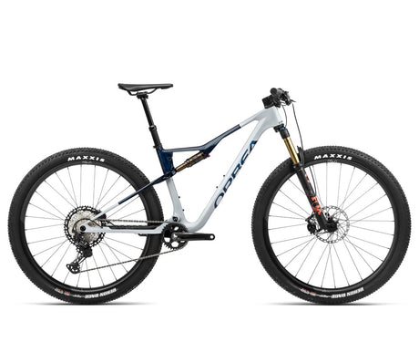 OIZ M10 - Halo Silver - Blue Carbon View (Gloss)
