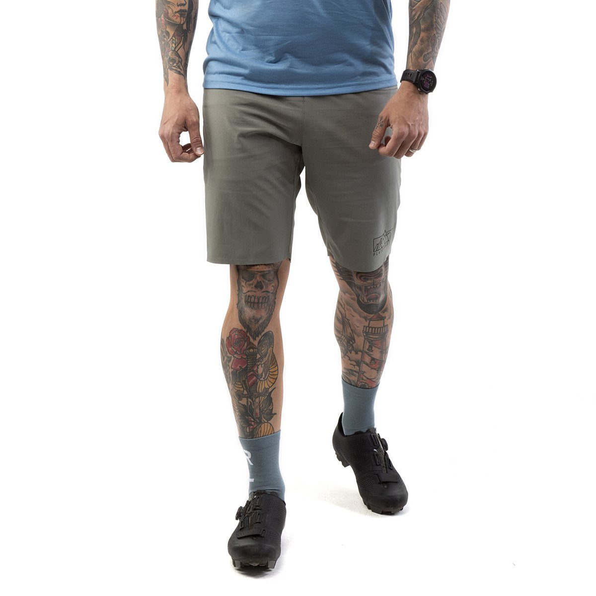 Roads II Shorts - Grau