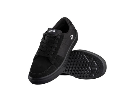 Schuh 1.0 Flat Shoe Black
