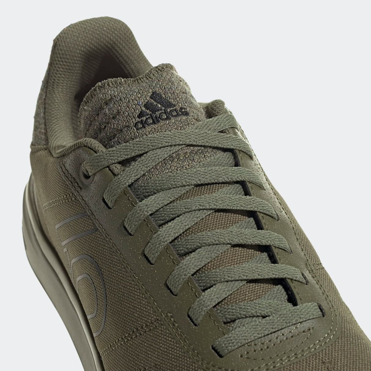 Sleuth DLX Canvas - Focoli/Cblack/Pullim