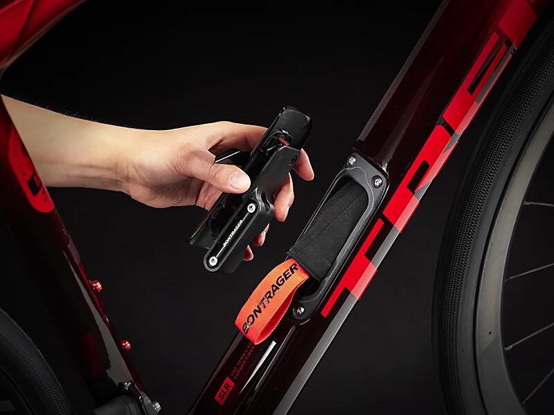 Domane SLR 7 eTap Gen 4 Metallic Red Smoke to Red Carbon Smoke