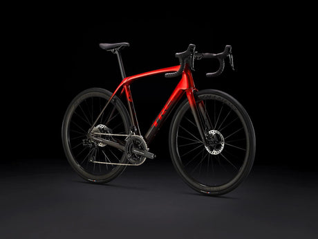 Domane SLR 9 Gen 4 Metallic Red Smoke to Red Carbon Smoke