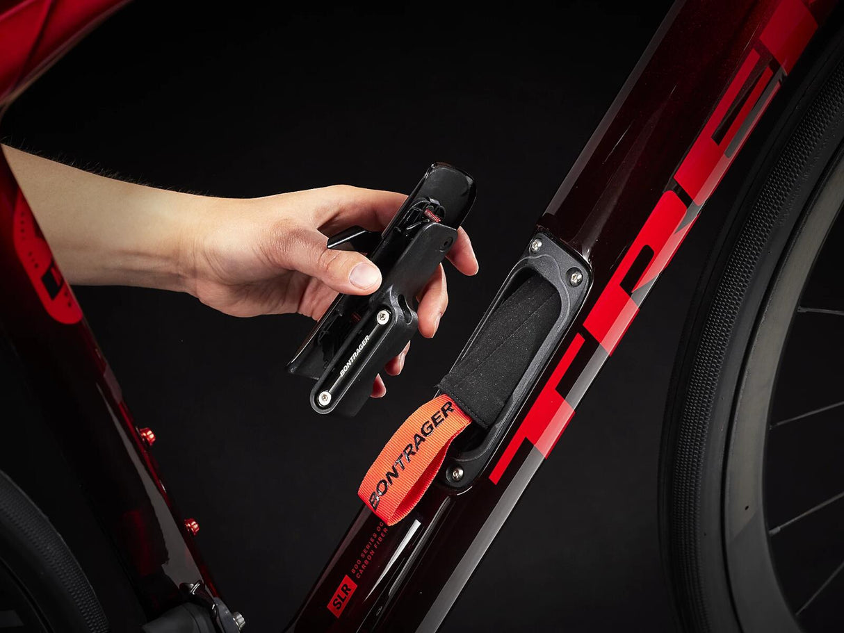 Domane SLR 9 Gen 4 Metallic Red Smoke to Red Carbon Smoke