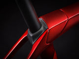 Domane SLR 9 Gen 4 Metallic Red Smoke to Red Carbon Smoke