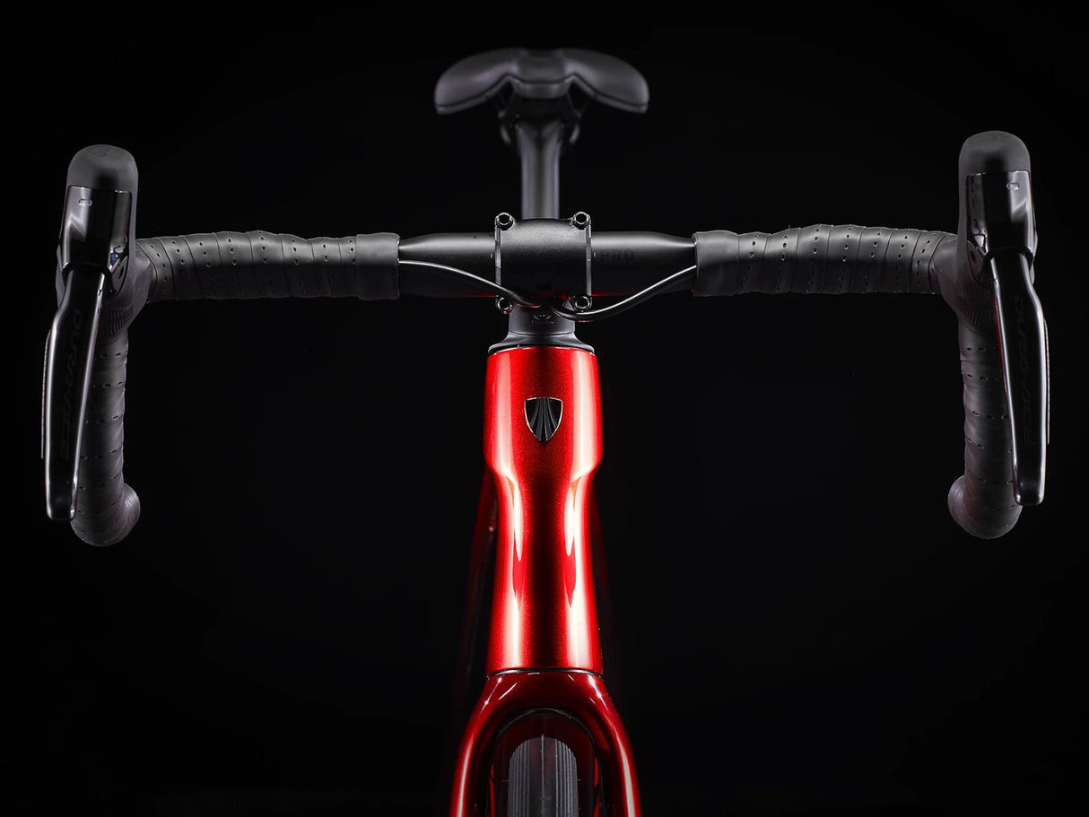 Domane SLR 9 Gen 4 Metallic Red Smoke to Red Carbon Smoke