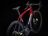 Domane SLR 9 eTap Gen 4 Team Replica:Metallic Red Smoke to Blue Smoke Fade