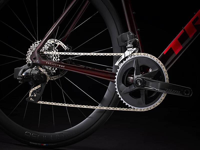 Emonda SLR 6 eTap Metallic Red Smoke to Red Carbon Smoke