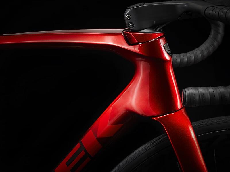 Emonda SLR 6 eTap Metallic Red Smoke to Red Carbon Smoke