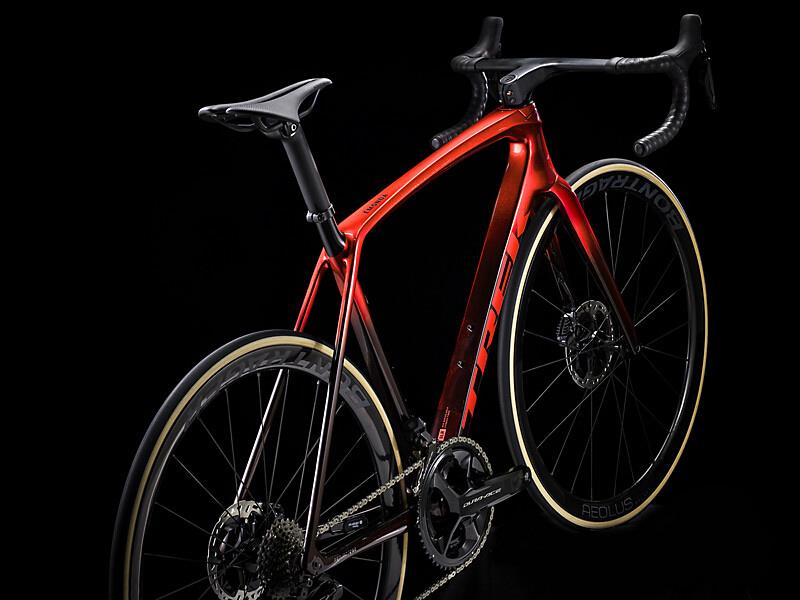 Emonda SLR 9 Metallic Red Smoke to Red Carbon Smoke