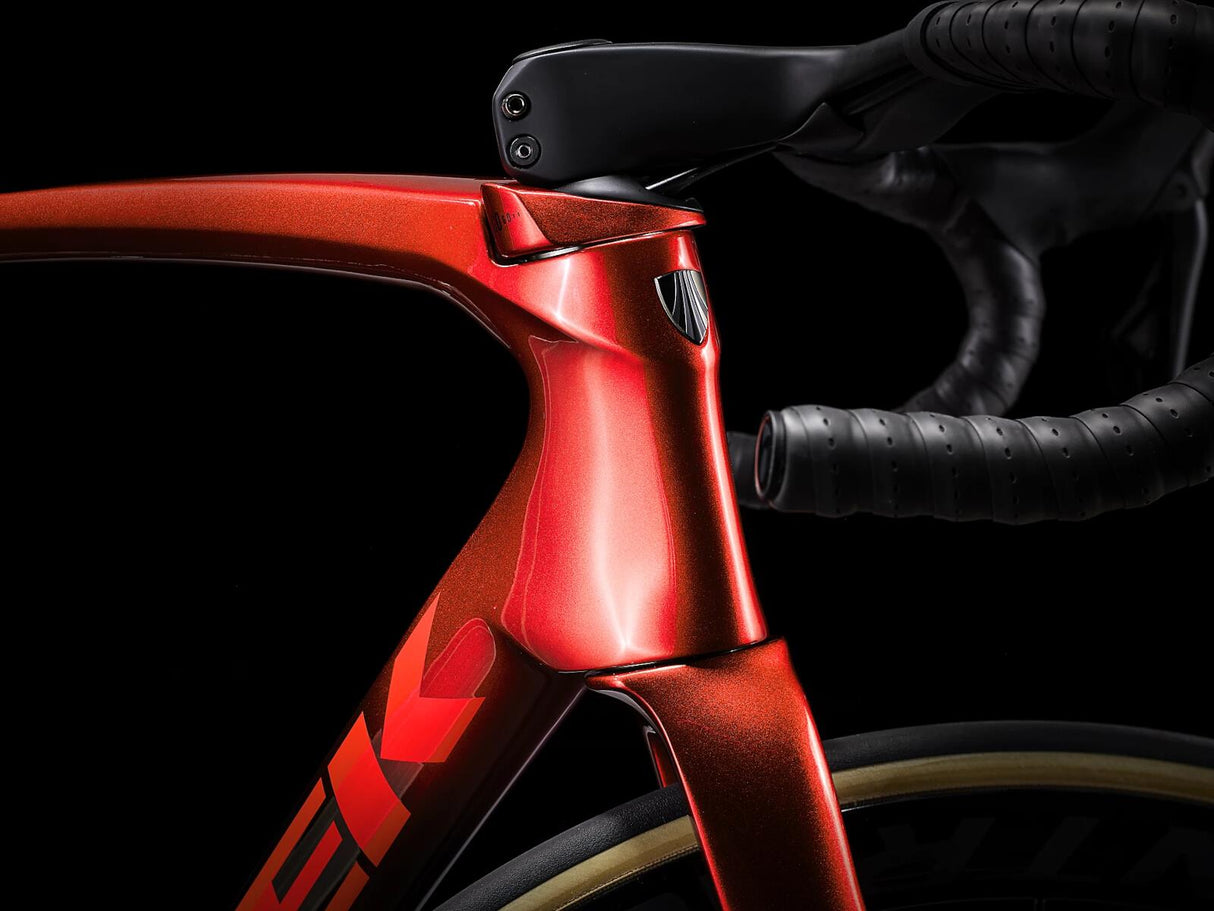 Emonda SLR 9 Metallic Red Smoke to Red Carbon Smoke