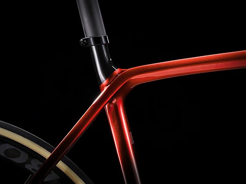 Emonda SLR 9 Metallic Red Smoke to Red Carbon Smoke