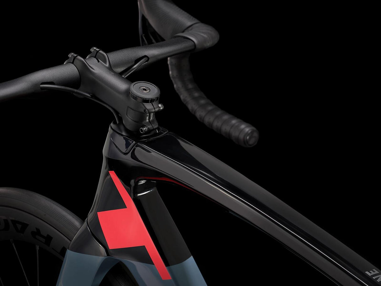 Madone SL 7 eTap Battleship Blue