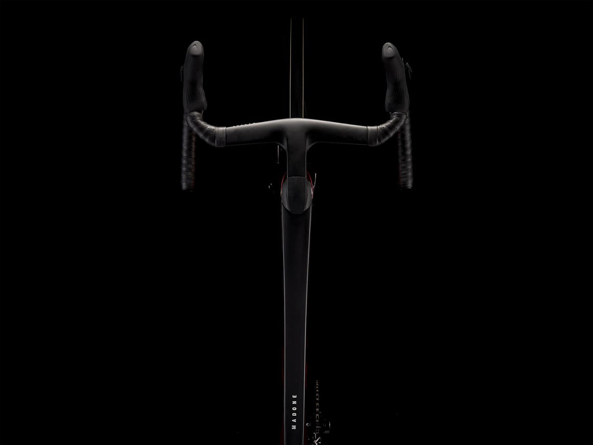 Madone SLR 9 Gen 7 Metallic Red Smoke to Red Carbon Smoke