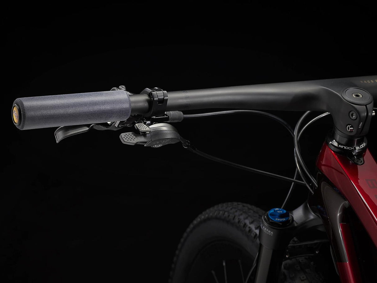 Procaliber 9.8 Carbon Red Smoke/Crimson