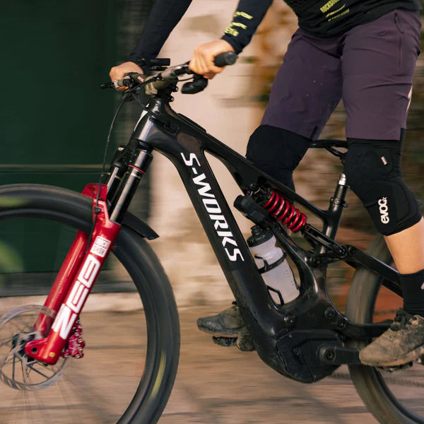 Knee Protector LS Flex Lite - black