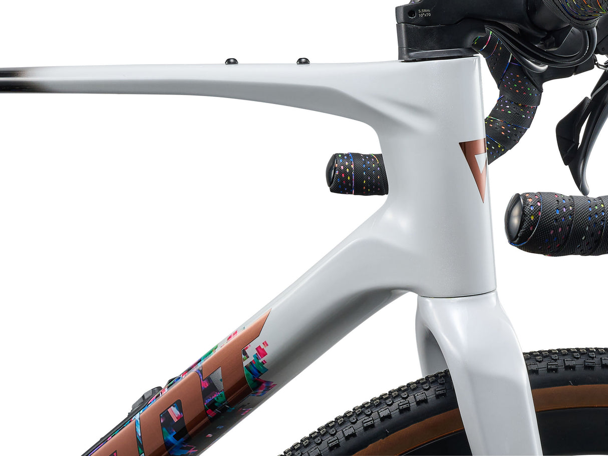 Revolt Advanced 0 SE - Radio Spectrum