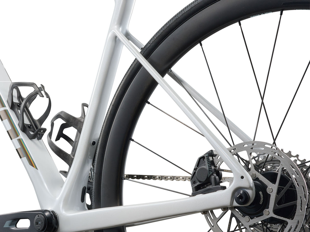 Defy Advanced Pro 1 - Weiß