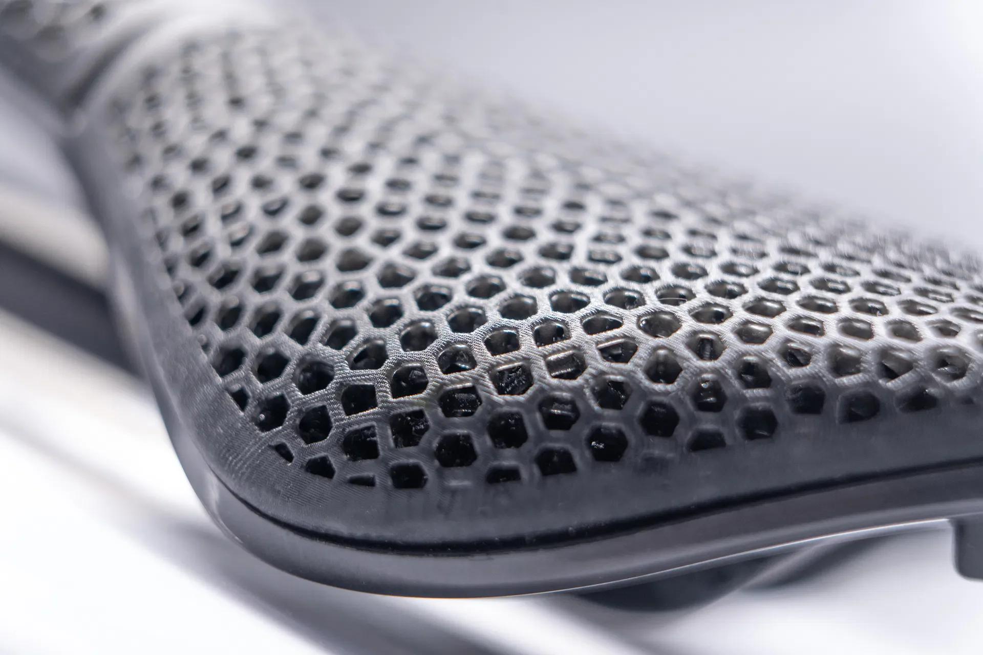 Saddle Nago R4 PAS 3D, 245x137mm, Nack - black