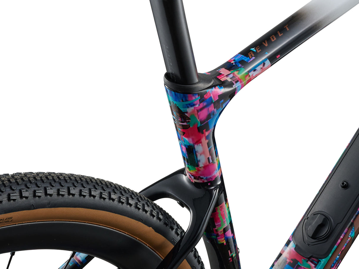 Revolt Advanced 0 SE - Radio Spectrum