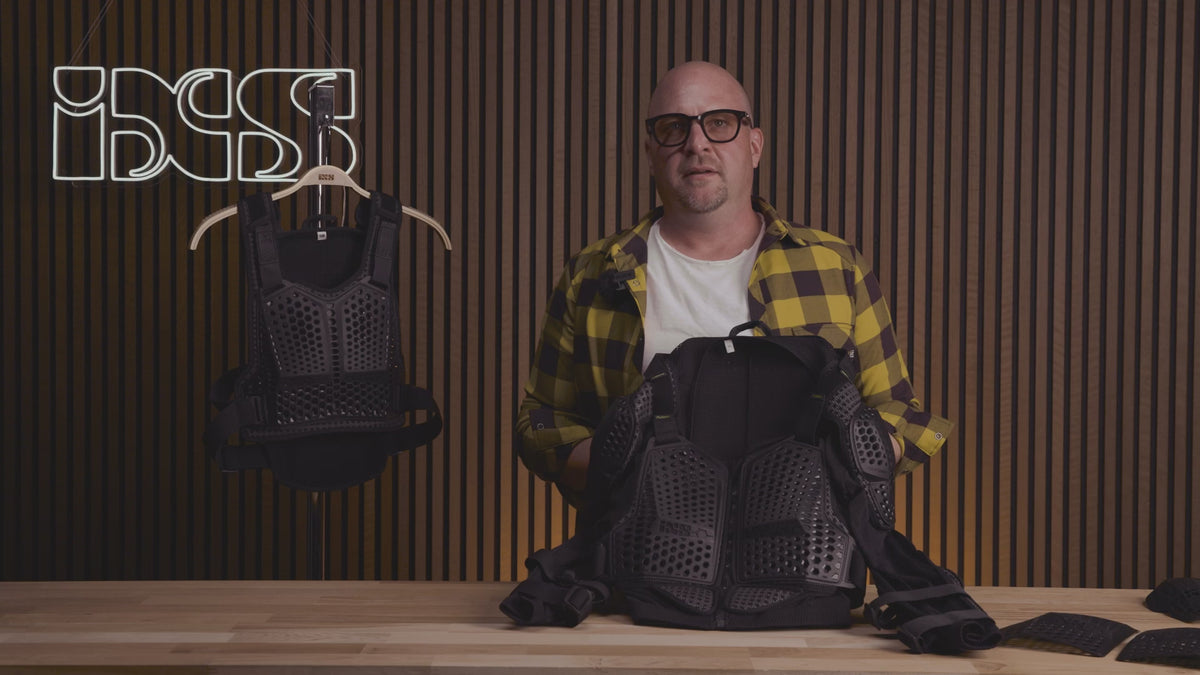 Flow XTG Ellbogenschoner schwarz - Praesentation