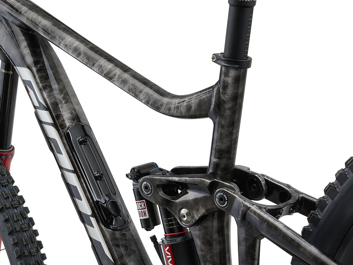 Reign SE - Black Lightning