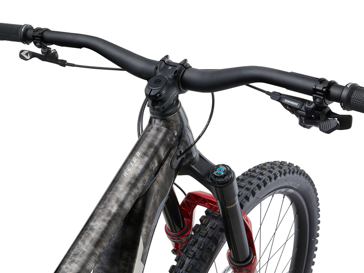 Reign SE - Black Lightning